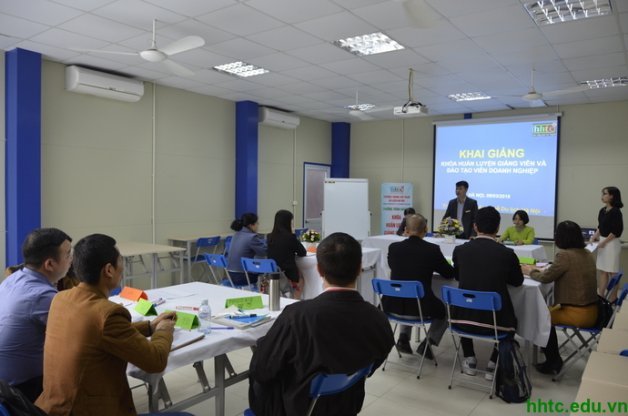 Trường Trung cấp nghề HHTC: Khai giảng Khóa Huấn luyện giảng viên và đào tạo viên chuyên nghiệp 20180312094441 YsY