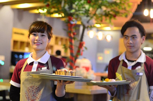 Tuyển nhân viên phục vụ bàn Bua com toi cuc chat tai Socialhouse Desert Cafe 26