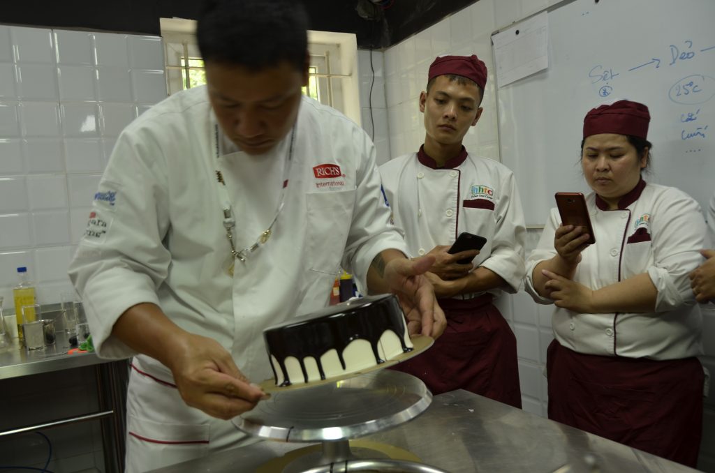 Workshop làm bánh ngọt cùng Rich Products Việt Nam DSC0648