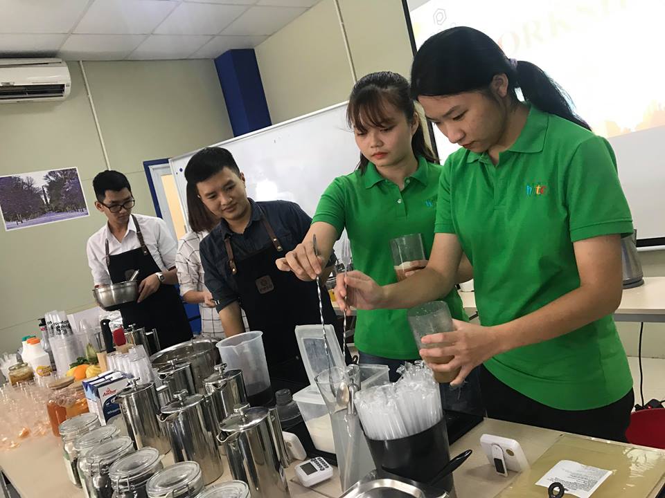 Thưởng thức vị trà sữa chuẩn vị Đài Loan cùng học viên HHTC 43745644 192414231656434 8880134296556273664 n