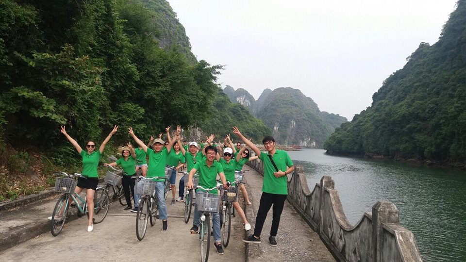 Trường HHTC tổ chức team building cho Cán bộ nhân viên tại Vịnh Lan Hạ - Hải Phòng 44135011 252323778811159 5911814937239355392 n
