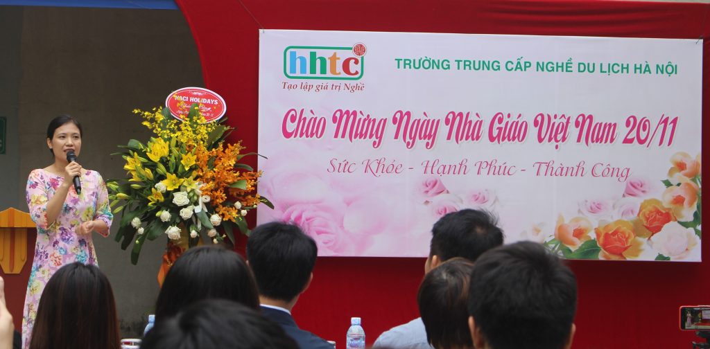 Trường Du lịch Hà Nội: Rộn ràng chào mừng Ngày Nhà Giáo Việt Nam 20/11 IMG 3910