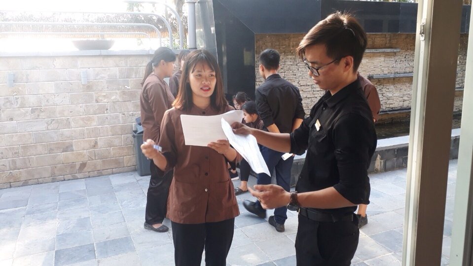 Đào tạo theo yêu cầu doanh nghiệp: Đào tạo nghiệp vụ cho nhân viên Nhà hàng Nắng Sông Hồng z1176430827624 b747c31aea70b120ac778c66927d4321