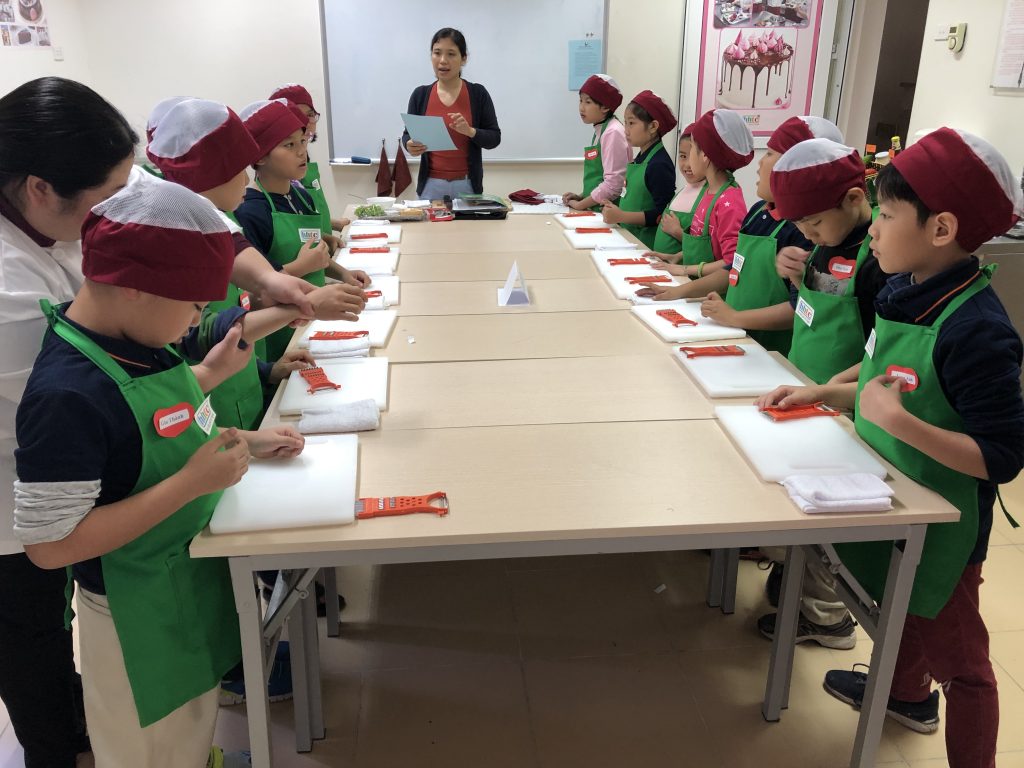 Một ngày làm "Đầu Bếp nhí" cùng các học sinh trường Tiểu học H.A.S 20190107 015814508 iOS