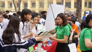 Học sinh trường THPT Hoài Đức B chọn nghề cùng HHTC DSC04779