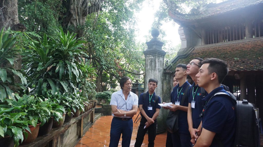 Khám phá Làng cổ Đường Lâm cùng học viên Trường Trung cấp Du lịch Hà Nôi DSC08015