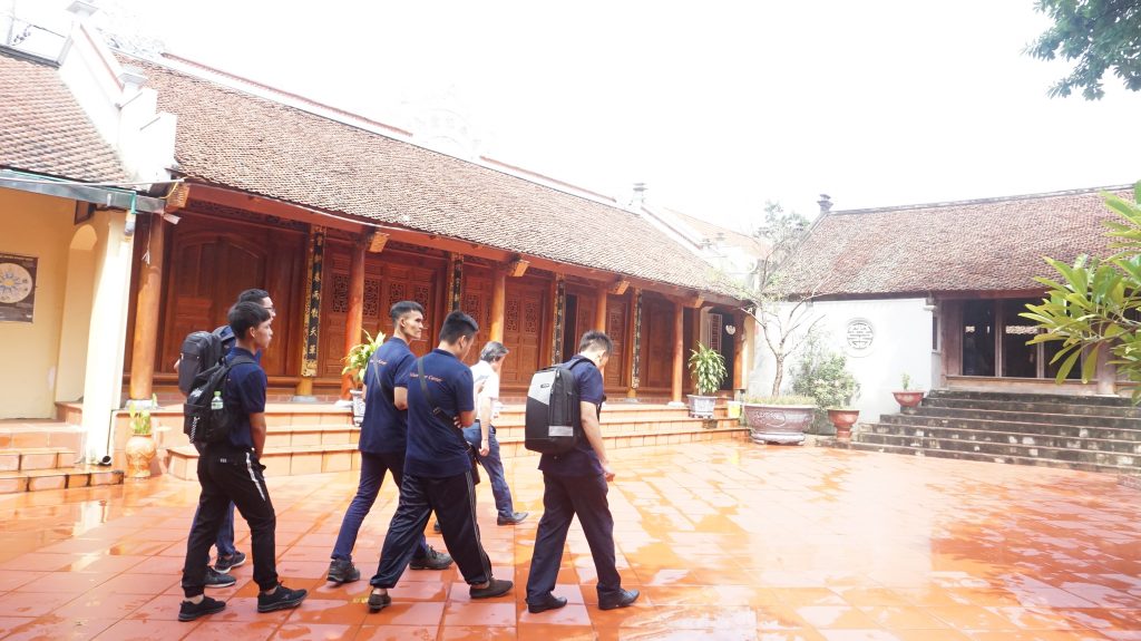 Khám phá Làng cổ Đường Lâm cùng học viên Trường Trung cấp Du lịch Hà Nôi DSC08018