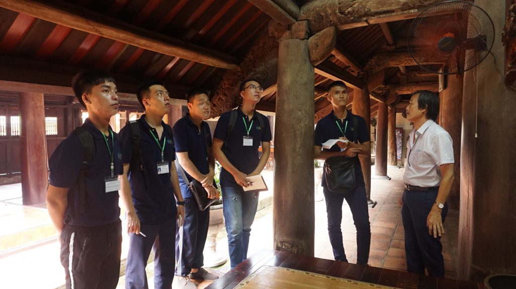 Khám phá Làng cổ Đường Lâm cùng học viên Trường Trung cấp Du lịch Hà Nôi DSC08027