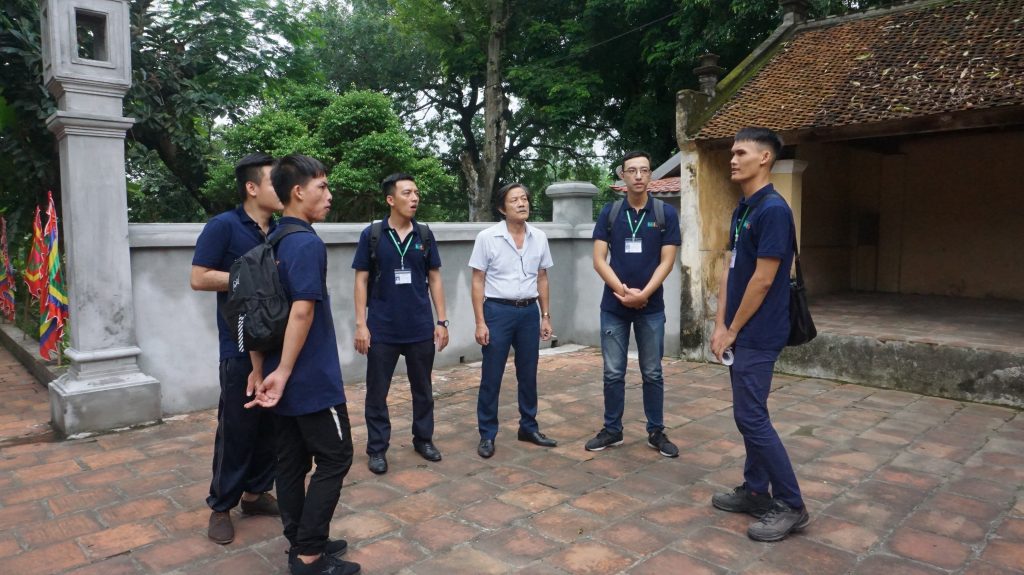 Khám phá Làng cổ Đường Lâm cùng học viên Trường Trung cấp Du lịch Hà Nôi DSC08063