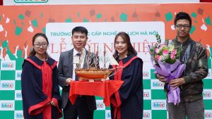 Học viên nhận bằng tốt nghiệp đợt II niên khóa 2018 - 2019 DSC09555