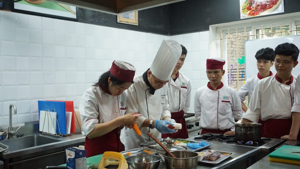 Các trường trung cấp, cao đẳng mở rộng tuyển sinh theo mô hình chương trình 9+ DSC00406