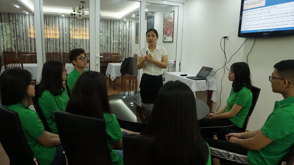Hiểu lầm và thực tế về học nghề du lịch ở HHTC 1 Hiểu lầm và thực tế về học nghề du lịch ở HHTC DSC05615