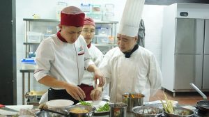 Học tập với giảng viên giỏi chuyên môn, học viên HHTC được gì? DSC08698