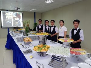 Học trung cấp du lịch: Lựa chọn đúng của các bạn trẻ Thực hành nghiệp vụ Nhà hàng