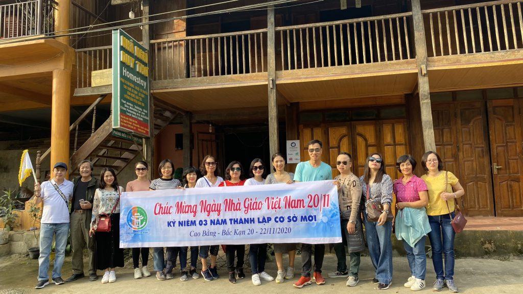 Hành trình "Du ngoạn miền non nước" tại Cao Bằng, Bắc Kạn của trường Trung cấp Du lịch Hà Nội z2190754649190 282b68f367f9331ebdb7679305921892