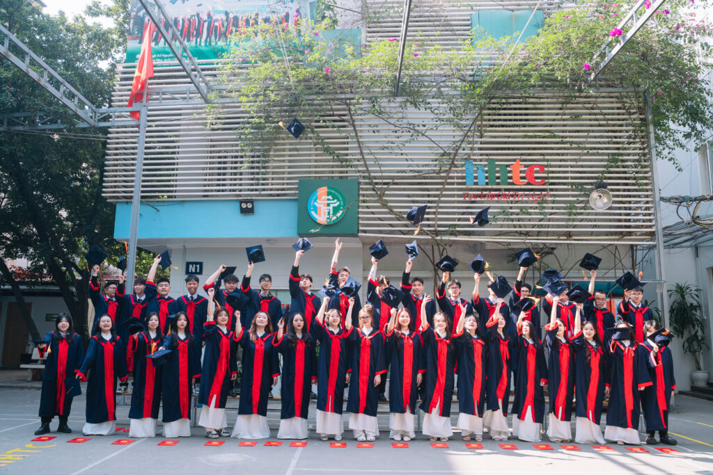 So sánh chi phí học THPT truyền thống và hệ Song bằng 9+ tại Hà Nội 2026