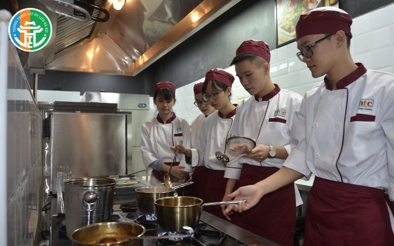 Những Nghiệp Vụ Đầu Bếp Chuyên Nghiệp Cần Phải Có