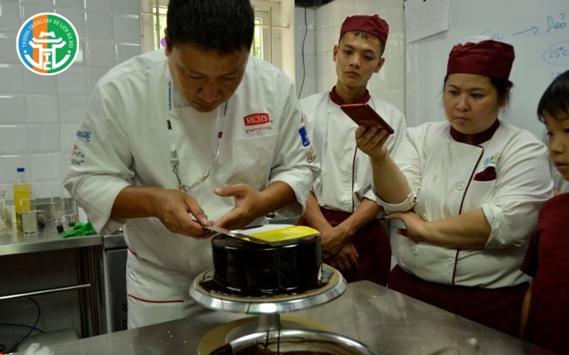 Bí Quyết Trở Thành Đầu Bếp Làm Bánh Chuyên Nghiệp