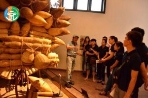 Chi Tiết Về Nghiệp Vụ Hướng Dẫn Viên Du Lịch Bạn Cần Biết