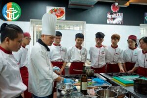 [GIẢI ĐÁP] Làm Nghề Đầu Bếp Có Cần Bằng Không?