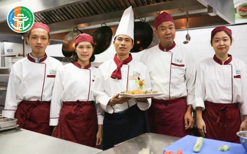 Học Nghề Đầu Bếp Có Khó Không? Tìm Hiểu Ngay!