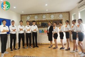 Hướng Dẫn Học Quản Trị Khách Sạn: Các Bước Cần Thiết Để Thành Công Trong Nghề 4 Hướng Dẫn Học Quản Trị Khách Sạn: Các Bước Cần Thiết Để Thành Công Trong Nghề