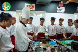 Học Bếp Âu Chuyên Nghiệp: Khám Phá Nghệ Thuật Ẩm Thực Đẳng Cấp 4 Học Bếp Âu Chuyên Nghiệp: Khám Phá Nghệ Thuật Ẩm Thực Đẳng Cấp