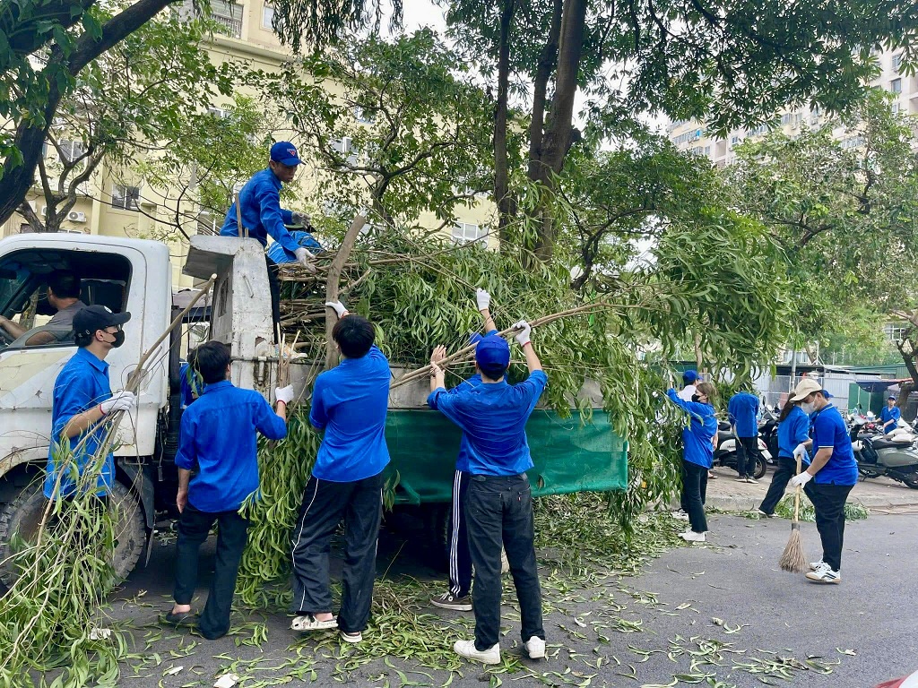 Đoàn thanh niên HHTC: Chung tay khắc phục hậu quả sau cơn bão số 3 Yagi doan thanh nien hhtc chung tay khac phuc hau qua sau con bao so 3 01.jpg