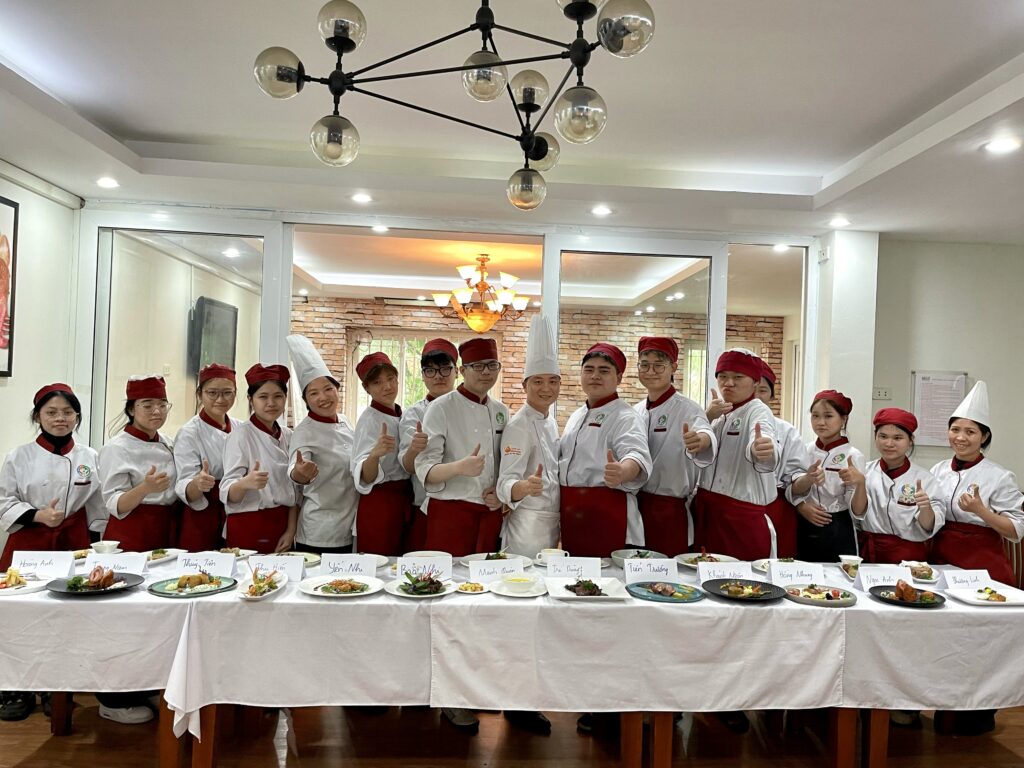 KỲ THI TỐT NGHIỆP TRUNG CẤP NĂM HỌC 2024 - 2025 1 KỲ THI TỐT NGHIỆP TRUNG CẤP NĂM HỌC 2024 - 2025 ky thi tot nghiep trung cap nam hoc 2024 2025 01.jpg