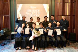 Lễ tốt nghiệp thực tập sinh HHTC tại Khách sạn 5 sao Fairmont Hanoi DSC07880