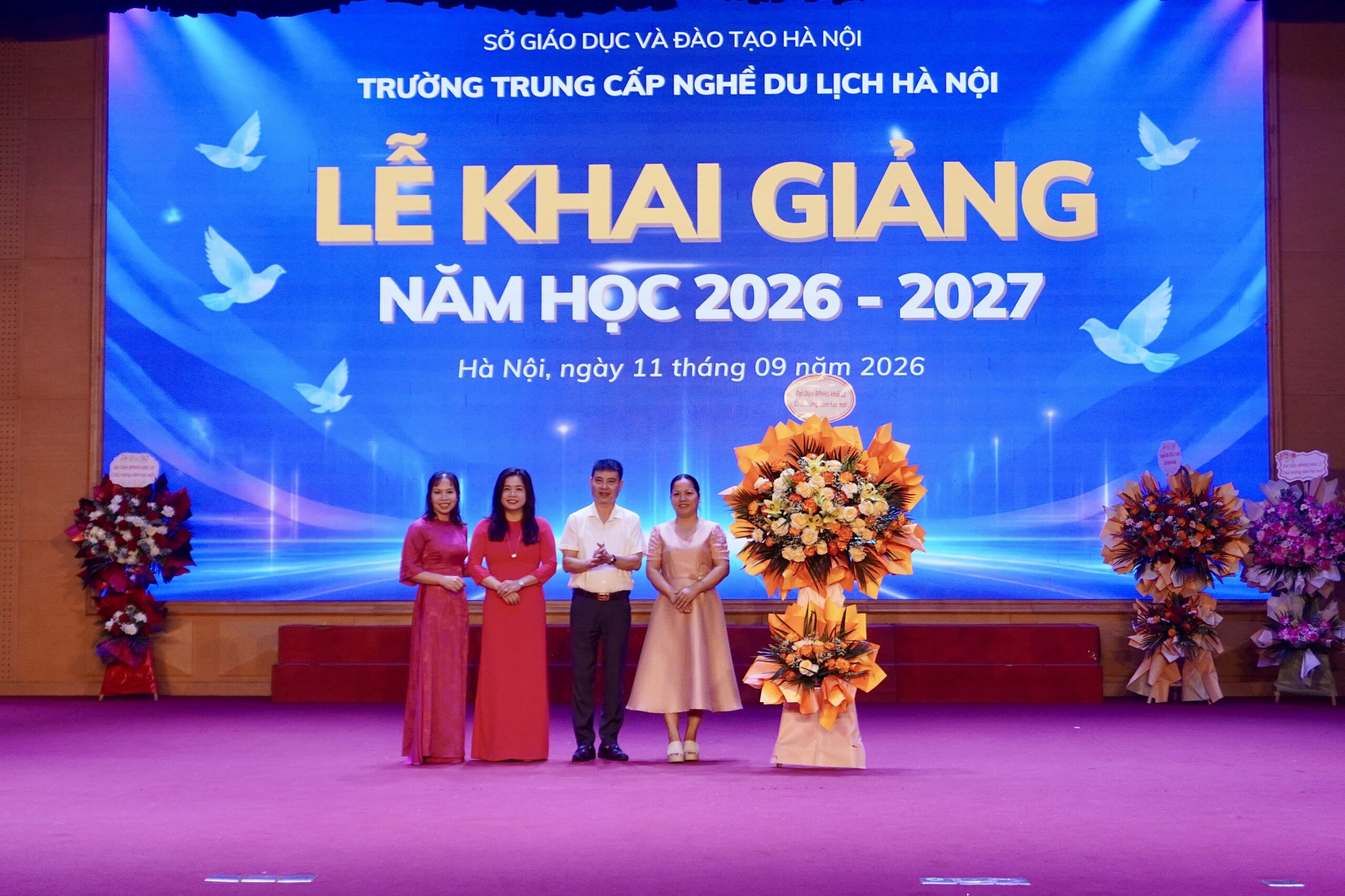 Lễ Khai giảng năm học 2026 – 2027 Trường Trung cấp Nghề Du lịch Hà Nội 6 Lễ Khai giảng năm học 2026 – 2027 Trường Trung cấp Nghề Du lịch Hà Nội DSC08872 scaled
